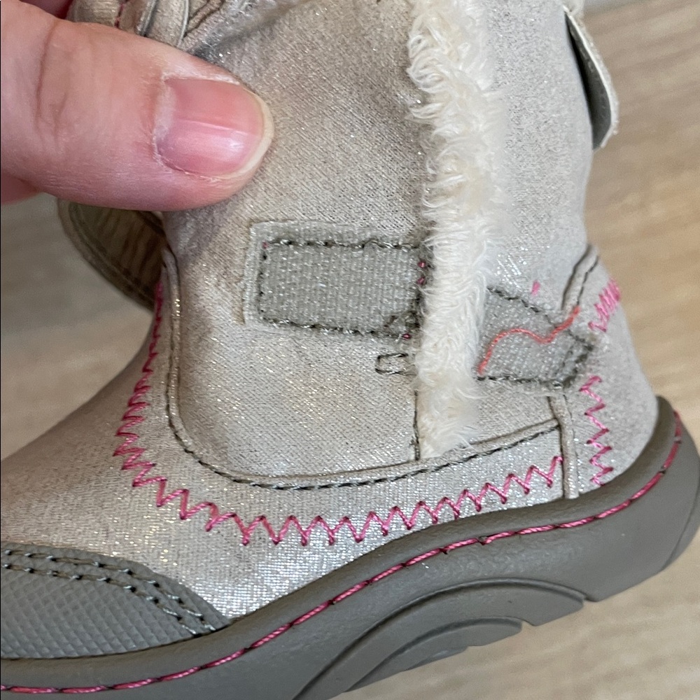 SURPRIZE NWOT Baby Girls Size 3 Cozy Gray and Pink Boots Velcro - Picture 10 of 11